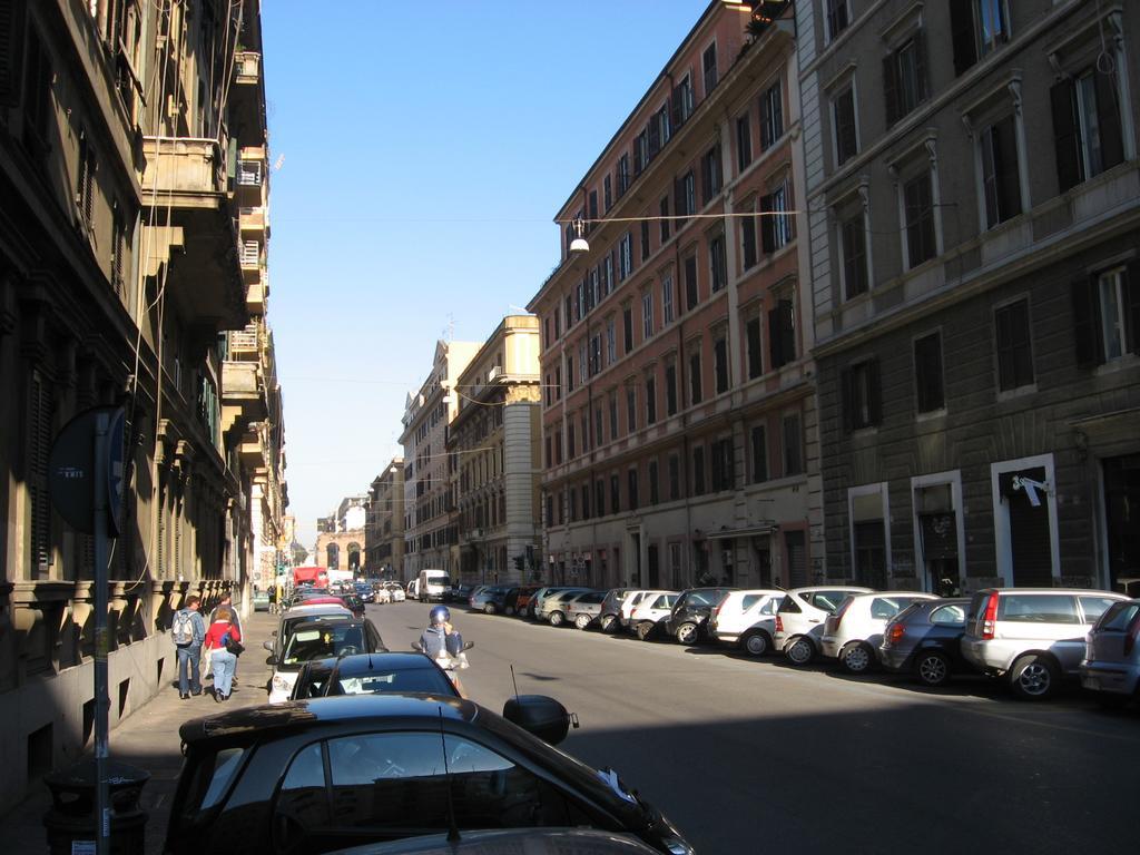 Via Umberto Roma Exterior foto