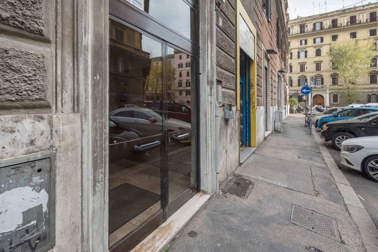 Via Umberto Roma Exterior foto